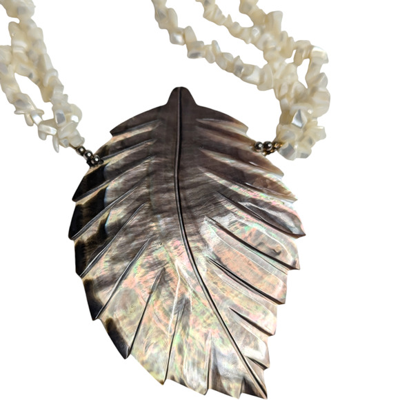 Mother of Pearl Abalone Shell Leaf Pendant Chunky Necklace Vtg Coastal Jewelry - Picture 2 of 11